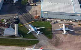 Máy bay hạ cánh khẩn cấp vì hành khách đánh nhau