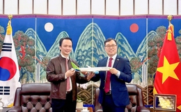 Ông Trịnh Văn Quyết bất ngờ tái xuất