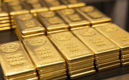 Chuyện gì đây: Giá vàng mất hơn 372 USD/ounce trong vài tiếng