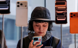 Chiếc điện thoại phơi bày hệ sinh thái phức tạp tại Trung Quốc: Bị ứng dụng ngân hàng từ chối giao dịch, Taobao, Alipay đồng loạt tẩy chay