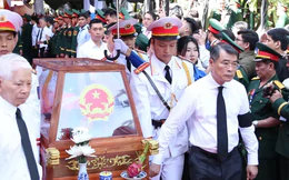Tiễn đưa 731 hài cốt liệt sĩ từ Công viên Lê Thị Riêng đến an táng tại Nghĩa trang liệt sĩ TPHCM