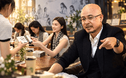 Ông Đặng Lê Nguyên Vũ tặng sách và cà phê miễn phí cho khách hàng tại TP.HCM, áp dụng duy nhất 1 ngày, giới hạn số lượng người được tặng