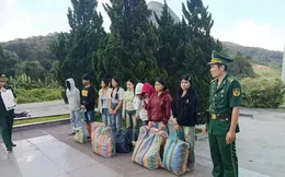 Trục xuất 9 người nước ngoài vượt biên trái phép vào Việt Nam