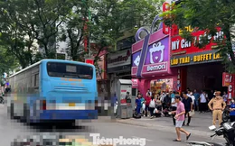 Va chạm giữa xe buýt và xe máy tại Hà Nội, một cô gái tử vong tại chỗ