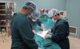 Muốn có trải nghiệm mới lạ, nam thanh niên đeo vòng kim loại 3cm vào vùng kín, bị kẹt suốt 10 ngày
