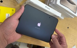 Video 'đập hộp' sớm iPhone Duo trước ngày mở bán