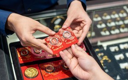 Giá vàng hôm nay 22/10: Thế giới bật tăng, một thương hiệu vàng nhẫn bất ngờ mất 500.000 đồng/lượng