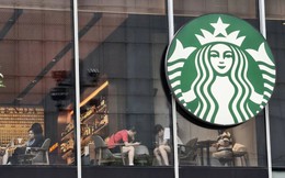 Starbucks ra quy định mới tại 8.000 cửa hàng, khách không còn được ngồi miễn phí nữa