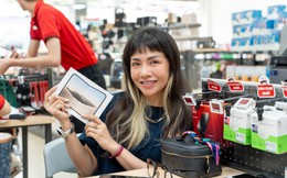 Những chủ nhân iPhone Duo đầu tiên tại Việt Nam nhận máy