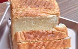 Miếng bánh mì "thị phi" nhất mạng xã hội Việt lúc này: Có những người từng trải qua tổn thương như thế, 40 tuổi vẫn phải tự chữa lành!