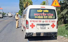 Tạm giữ xe cứu thương '4 không'