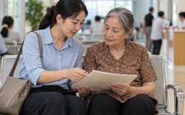 'Kinh tế bầu bạn' gõ cửa Việt Nam: Bỏ 200.000 đồng thuê người lạ đi khám bệnh cùng, dân mạng gọi là 'chân ái cuộc đời'