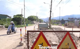 Đường hơn 3km thi công 3 năm vẫn dang dở, người dân khổ sở đi lại