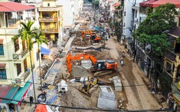 Hình ảnh khác lạ của 'ngõ khổ' 381 Nguyễn Khang ở Hà Nội