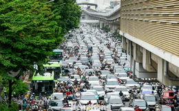 Dòng xe ken đặc trên nhiều tuyến đường Hà Nội sáng đầu tuần