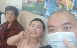 ‘Cứu bố trước, giảm cân sau’: Cậu bé 11 tuổi ăn 5 bữa mỗi ngày, tăng 18 kg để hiến tủy cho cha