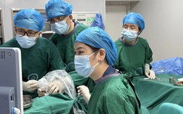 Dùng mũi kim cứu sống thai nhi từ trong bụng mẹ: Đột phá y khoa gây kinh ngạc tại Trung Quốc