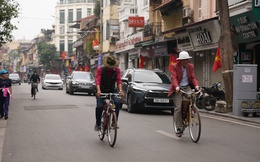 Hà Nội và TP.HCM yên bình đến lạ sáng mùng 1 Tết