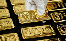 Vàng thế giới "bốc hơi" 1.000 USD: Chuyện gì đang xảy ra?