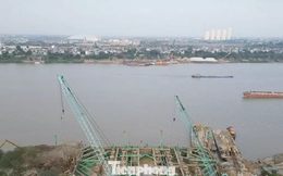 Hà Nội: Nhiều dự án giao thông công nhân 'cắm cờ, dựng trại' quyết tâm vượt tiến độ