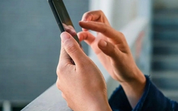 Cảnh báo: Màn hình đang sáng bỗng nhiên tối đen trong 1-2 phút, tiền trong tài khoản không cánh mà bay