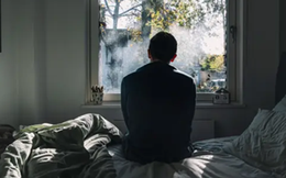 Người đàn ông phát hiện bệnh tim nguy hiểm nhờ… 1 dấu hiệu trên chiếc nệm, bác sĩ lên tiếng cảnh báo nhiều người