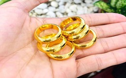 Giá vàng hôm nay 12/3: Vàng nhẫn vẫn cao bất chấp giá thế giới biến động