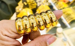 Giá vàng 'bốc hơi' 200 USD chỉ sau một đêm, vàng nhẫn giảm 4 triệu đồng/lượng
