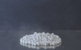 Startup 10 người thách thức pin Lithium, kỹ thuật 2.000 năm tuổi bất ngờ gây chú ý trở lại trong bối cảnh khủng hoảng năng lượng