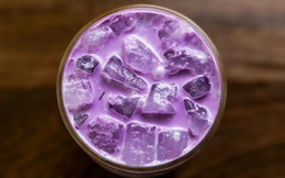 Các chuỗi đồ uống toàn cầu chạy đua thử nghiệm 'matcha mới': Màu tím, ‘ăn ảnh’ mạng xã hội và là nguyên liệu quen thuộc tại Việt Nam