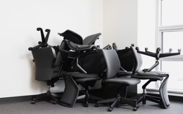 Cả thế giới sa thải hàng loạt, có nơi cắt giảm 30.000 người, chỉ riêng một ngành vẫn âm thầm tuyển thêm