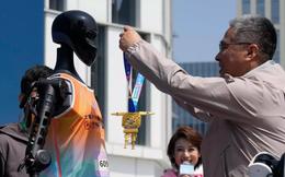 Tiến sĩ 46 tuổi thành tỷ phú USD nhờ công ty vô danh, nổi tiếng giới công nghệ khi giúp Robot đoạt huy chương vàng chạy marathon