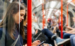 Gần 1/2 người dùng mạng xã hội ở Anh ngừng đăng bài và tương tác, chuyển sang chăm dùng AI