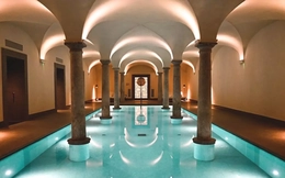 Tu viện thế kỷ 16 từng đào tạo linh mục Vatican, nay là spa biohacking xa xỉ bậc nhất châu Âu cho giới nhà giàu kiếm tìm trường thọ
