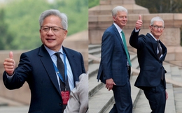 Cái "thumb up" của Tim Cook và Jensen Huang ở Bắc Kinh: Cử chỉ bình dân của hai người đàn ông định hình tương lai công nghệ toàn cầu