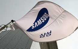Cú lội ngược dòng ngoạn mục của Samsung: 2 năm trước phải xin lỗi vì tụt hậu, hiện vốn hóa chạm mốc 1.000 tỷ USD, khách hàng ồ ạt tới ký hợp đồng