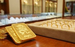 Một đêm 'thổi bay' hơn 5 triệu đồng/lượng, giá vàng lao dốc mạnh