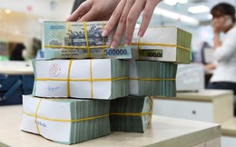 Không phải vàng hay chứng khoán, chuyên gia khuyên ưu tiên gửi tiền ngân hàng lúc này: Lý do phía sau gây bất ngờ