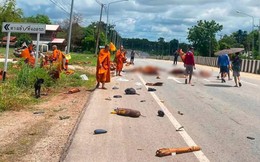 Ít nhất 8 nhà sư thiệt mạng sau khi xe bán tải do bé trai 11 tuổi cầm lái lao vào đoàn hành hương