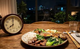 Đường huyết tăng 6%, mỡ nội tạng bủa vây: Tác hại đáng khôn lường khi ép hệ tiêu hóa "tăng ca" sau 8 giờ tối