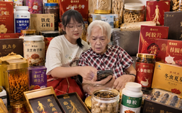770.000 tin nhắn từ 1.900 nhóm chat bủa vây một cụ bà: Bên trong chiêu lùa người già mua thuốc bổ ở Trung Quốc