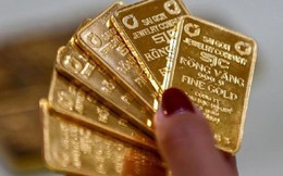 Giá vàng tiếp tục ‘rơi’