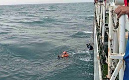 7 ngư dân ra khơi rồi mất tích 23 ngày, đội cứu hộ ráo riết tìm kiếm rồi cảnh tượng khác lạ xuất hiện