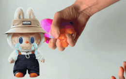 Giải mã cơn sốt cục nhựa dẻo squishy "bóp bay stress": Món đồ chơi rẻ tiền đang khiến Labubu hụt hơi ngay trên đất Mỹ