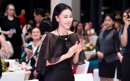 Bà Phạm Kim Dung chi gần 10.000 USD tại phiên đấu giá Miss World