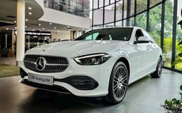 Hàng trăm xe Mercedes-Benz C200 và C300 bị thu hồi
