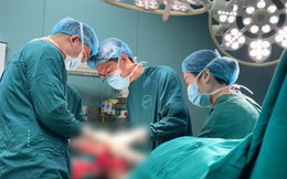 BV Bệnh Nhiệt đới TW cảnh báo thói quen chườm nóng chân, người đàn ông suýt mất cả hai bàn chân