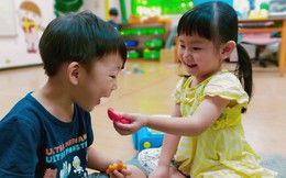 Giáo viên mầm non tiết lộ: Những đứa trẻ được bạn bè yêu quý ở trường thường có 5 điểm chung