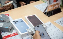 Người Việt dậy sớm xếp hàng dài mua iPhone 18