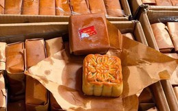 Cả MXH đang sốt lên vì loại bánh Trung Thu truyền thống này: Bánh nướng nhân thập cẩm chỉ gói giấy dầu, không hộp, không túi nilon